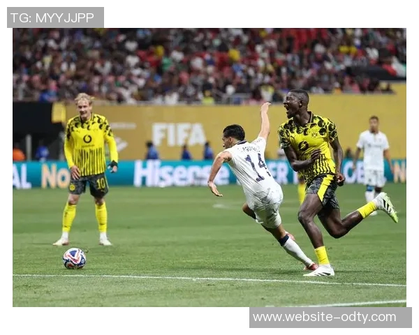 费利佩路易斯坦言输给巴黎痛苦拜仁蓝军实力超越我们